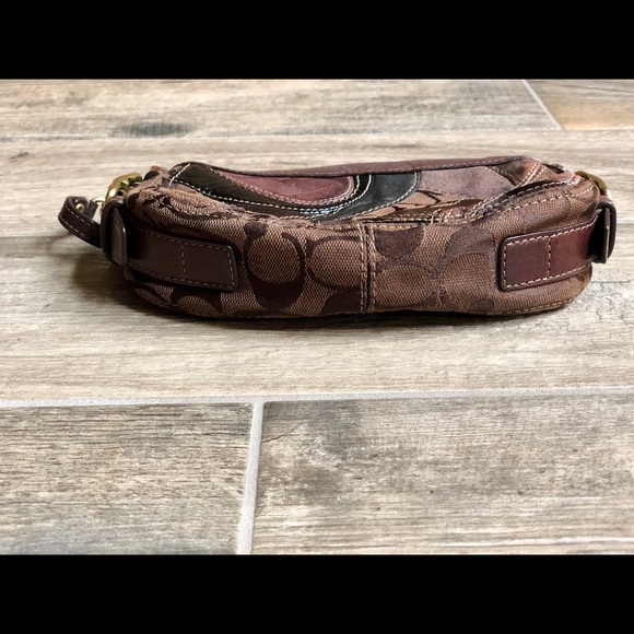 Authentic Coach Clutch - Picture 5 of 6